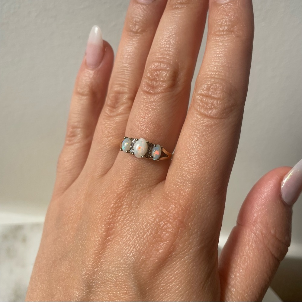 3-Stone Opal Ring size 7 - Picture 5 of 6